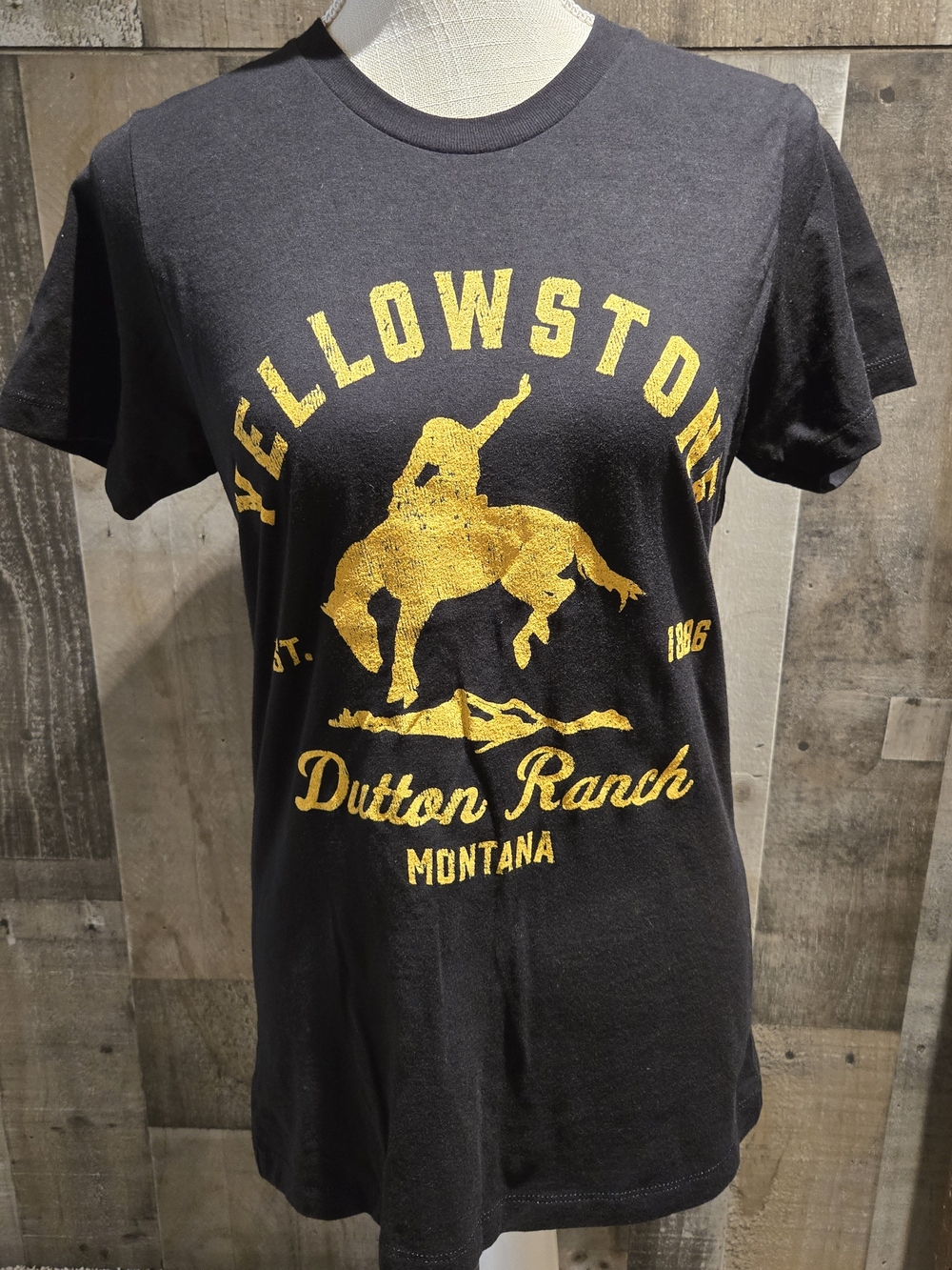 NEW Black Yellowstone Dutton Ranch Montana Licensed T-Shirt MEDIUM